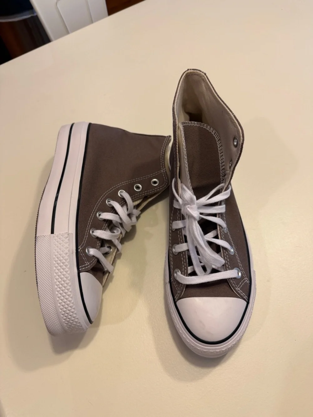 Converse High-Top Canvas Sneakers in Brown and White Sz 9. NWOB. Box42 - Picture 3 of 6